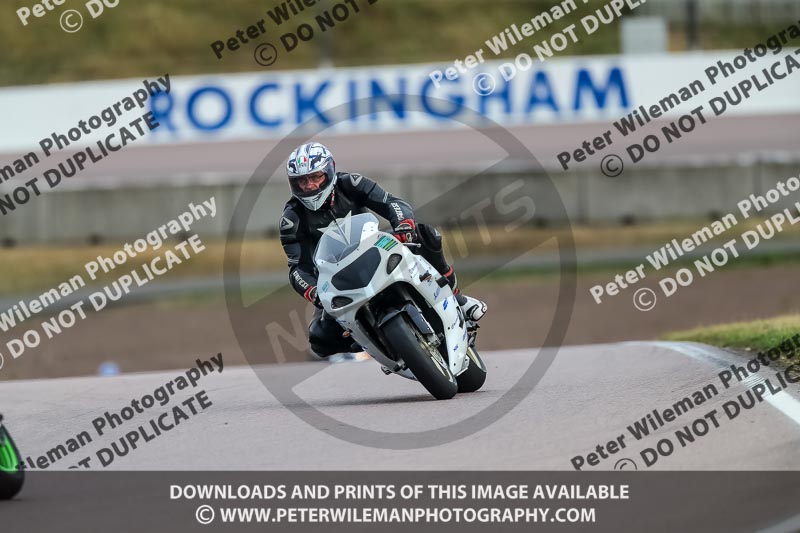 Rockingham no limits trackday;enduro digital images;event digital images;eventdigitalimages;no limits trackdays;peter wileman photography;racing digital images;rockingham raceway northamptonshire;rockingham trackday photographs;trackday digital images;trackday photos