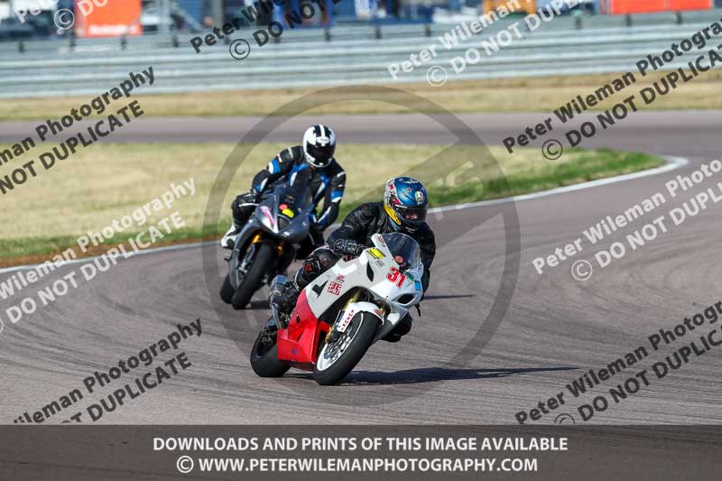 Rockingham no limits trackday;enduro digital images;event digital images;eventdigitalimages;no limits trackdays;peter wileman photography;racing digital images;rockingham raceway northamptonshire;rockingham trackday photographs;trackday digital images;trackday photos