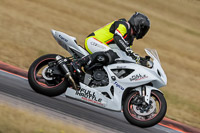 Rockingham-no-limits-trackday;enduro-digital-images;event-digital-images;eventdigitalimages;no-limits-trackdays;peter-wileman-photography;racing-digital-images;rockingham-raceway-northamptonshire;rockingham-trackday-photographs;trackday-digital-images;trackday-photos