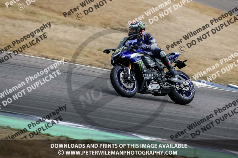 Rockingham no limits trackday;enduro digital images;event digital images;eventdigitalimages;no limits trackdays;peter wileman photography;racing digital images;rockingham raceway northamptonshire;rockingham trackday photographs;trackday digital images;trackday photos