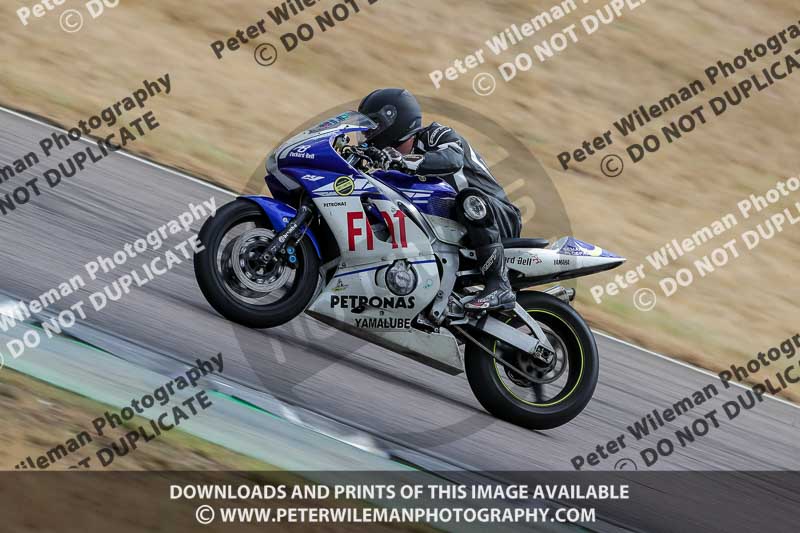 Rockingham no limits trackday;enduro digital images;event digital images;eventdigitalimages;no limits trackdays;peter wileman photography;racing digital images;rockingham raceway northamptonshire;rockingham trackday photographs;trackday digital images;trackday photos