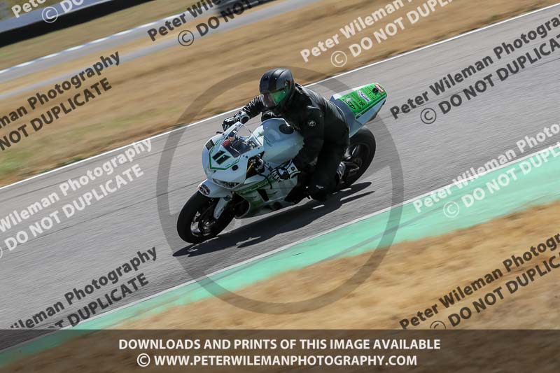 Rockingham no limits trackday;enduro digital images;event digital images;eventdigitalimages;no limits trackdays;peter wileman photography;racing digital images;rockingham raceway northamptonshire;rockingham trackday photographs;trackday digital images;trackday photos