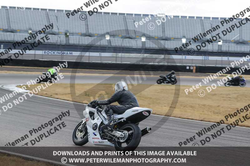 Rockingham no limits trackday;enduro digital images;event digital images;eventdigitalimages;no limits trackdays;peter wileman photography;racing digital images;rockingham raceway northamptonshire;rockingham trackday photographs;trackday digital images;trackday photos