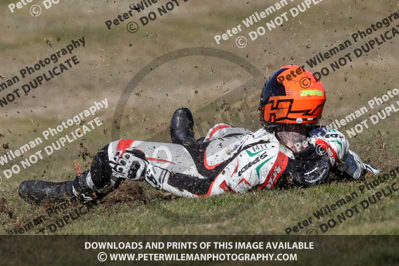 cadwell no limits trackday;cadwell park;cadwell park photographs;cadwell trackday photographs;enduro digital images;event digital images;eventdigitalimages;no limits trackdays;peter wileman photography;racing digital images;trackday digital images;trackday photos