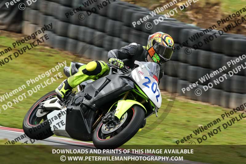 cadwell no limits trackday;cadwell park;cadwell park photographs;cadwell trackday photographs;enduro digital images;event digital images;eventdigitalimages;no limits trackdays;peter wileman photography;racing digital images;trackday digital images;trackday photos