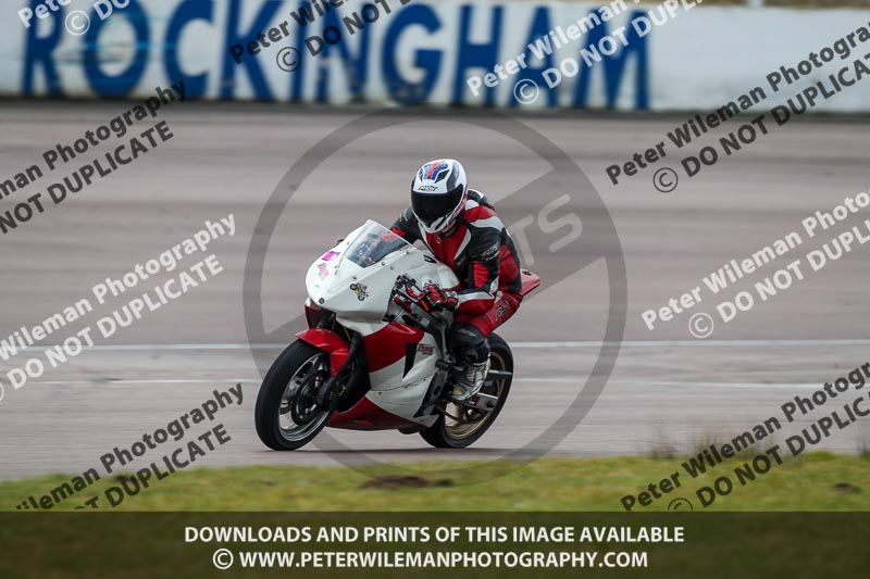 Rockingham no limits trackday;enduro digital images;event digital images;eventdigitalimages;no limits trackdays;peter wileman photography;racing digital images;rockingham raceway northamptonshire;rockingham trackday photographs;trackday digital images;trackday photos