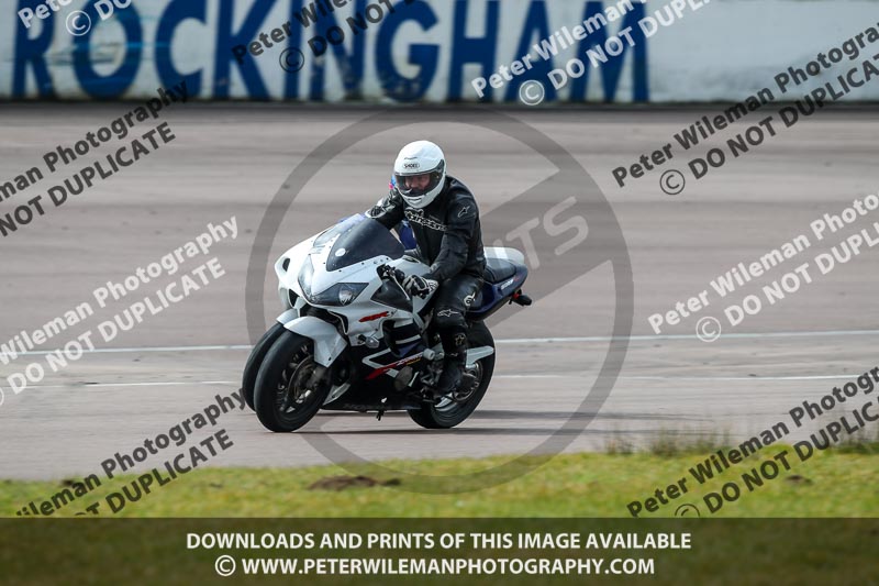 Rockingham no limits trackday;enduro digital images;event digital images;eventdigitalimages;no limits trackdays;peter wileman photography;racing digital images;rockingham raceway northamptonshire;rockingham trackday photographs;trackday digital images;trackday photos