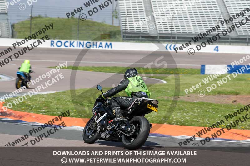 Rockingham no limits trackday;enduro digital images;event digital images;eventdigitalimages;no limits trackdays;peter wileman photography;racing digital images;rockingham raceway northamptonshire;rockingham trackday photographs;trackday digital images;trackday photos