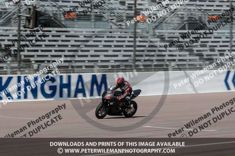 Rockingham no limits trackday;enduro digital images;event digital images;eventdigitalimages;no limits trackdays;peter wileman photography;racing digital images;rockingham raceway northamptonshire;rockingham trackday photographs;trackday digital images;trackday photos