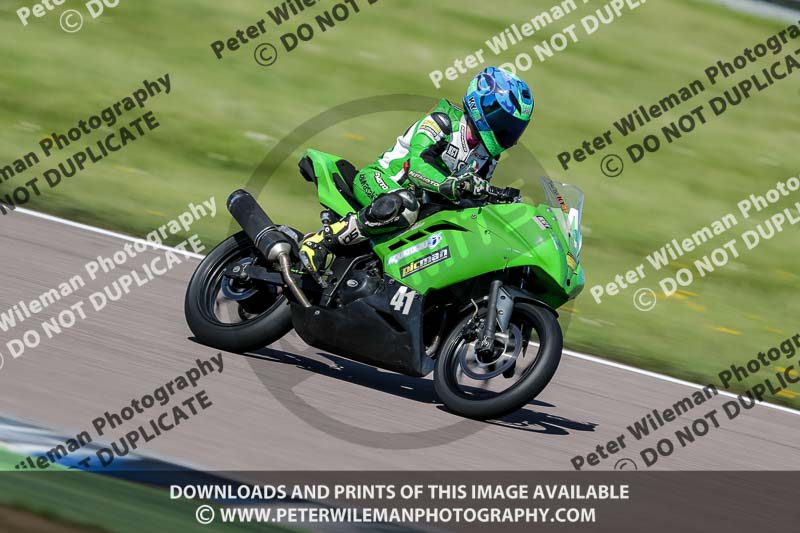 Rockingham no limits trackday;enduro digital images;event digital images;eventdigitalimages;no limits trackdays;peter wileman photography;racing digital images;rockingham raceway northamptonshire;rockingham trackday photographs;trackday digital images;trackday photos