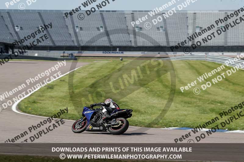 Rockingham no limits trackday;enduro digital images;event digital images;eventdigitalimages;no limits trackdays;peter wileman photography;racing digital images;rockingham raceway northamptonshire;rockingham trackday photographs;trackday digital images;trackday photos