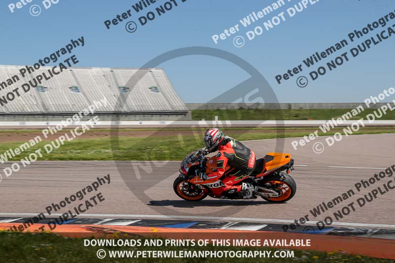 Rockingham no limits trackday;enduro digital images;event digital images;eventdigitalimages;no limits trackdays;peter wileman photography;racing digital images;rockingham raceway northamptonshire;rockingham trackday photographs;trackday digital images;trackday photos