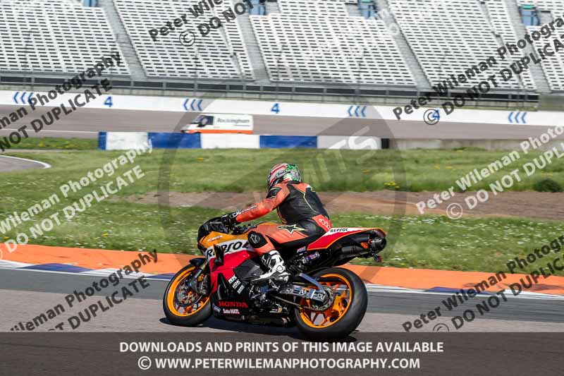 Rockingham no limits trackday;enduro digital images;event digital images;eventdigitalimages;no limits trackdays;peter wileman photography;racing digital images;rockingham raceway northamptonshire;rockingham trackday photographs;trackday digital images;trackday photos