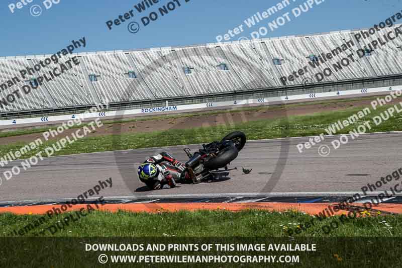 Rockingham no limits trackday;enduro digital images;event digital images;eventdigitalimages;no limits trackdays;peter wileman photography;racing digital images;rockingham raceway northamptonshire;rockingham trackday photographs;trackday digital images;trackday photos