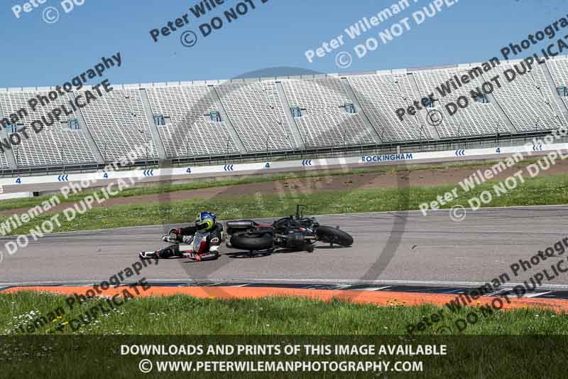 Rockingham no limits trackday;enduro digital images;event digital images;eventdigitalimages;no limits trackdays;peter wileman photography;racing digital images;rockingham raceway northamptonshire;rockingham trackday photographs;trackday digital images;trackday photos