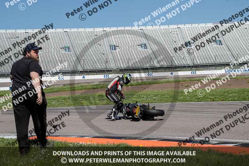 Rockingham no limits trackday;enduro digital images;event digital images;eventdigitalimages;no limits trackdays;peter wileman photography;racing digital images;rockingham raceway northamptonshire;rockingham trackday photographs;trackday digital images;trackday photos