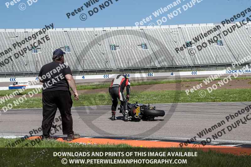 Rockingham no limits trackday;enduro digital images;event digital images;eventdigitalimages;no limits trackdays;peter wileman photography;racing digital images;rockingham raceway northamptonshire;rockingham trackday photographs;trackday digital images;trackday photos