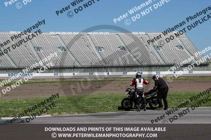 Rockingham no limits trackday;enduro digital images;event digital images;eventdigitalimages;no limits trackdays;peter wileman photography;racing digital images;rockingham raceway northamptonshire;rockingham trackday photographs;trackday digital images;trackday photos