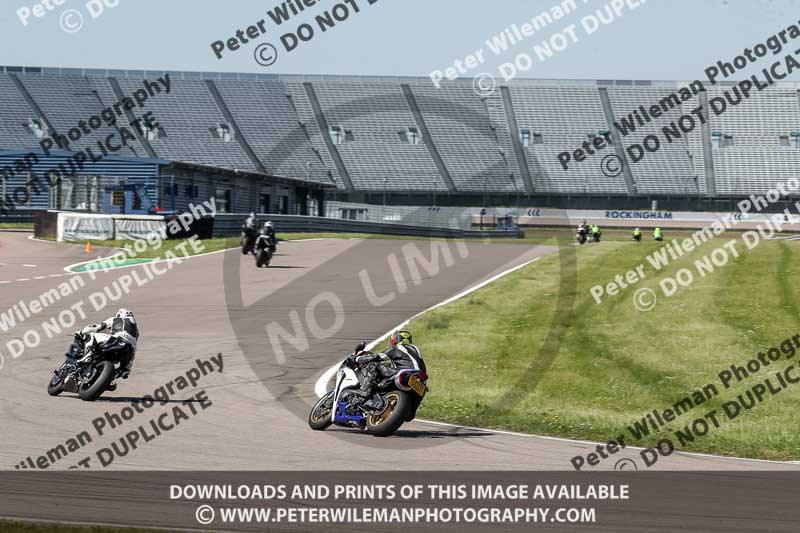 Rockingham no limits trackday;enduro digital images;event digital images;eventdigitalimages;no limits trackdays;peter wileman photography;racing digital images;rockingham raceway northamptonshire;rockingham trackday photographs;trackday digital images;trackday photos