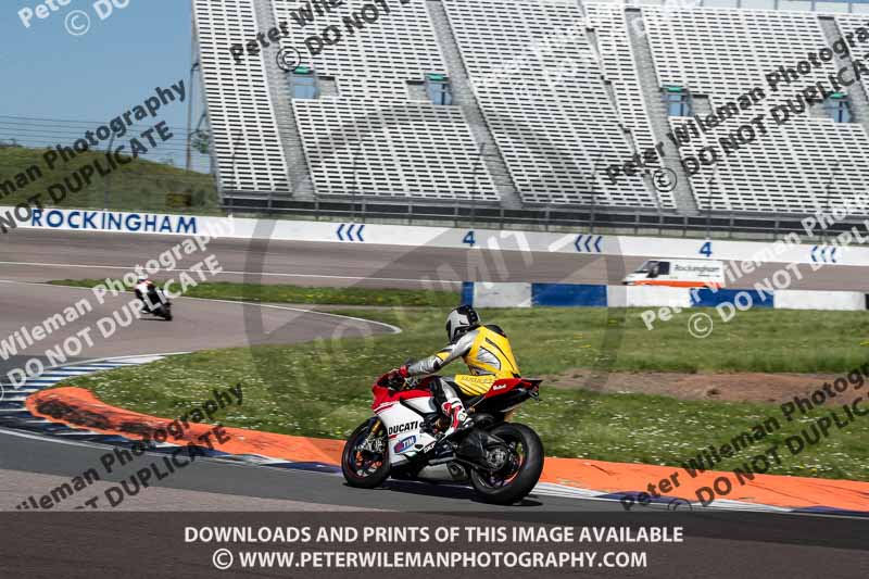 Rockingham no limits trackday;enduro digital images;event digital images;eventdigitalimages;no limits trackdays;peter wileman photography;racing digital images;rockingham raceway northamptonshire;rockingham trackday photographs;trackday digital images;trackday photos