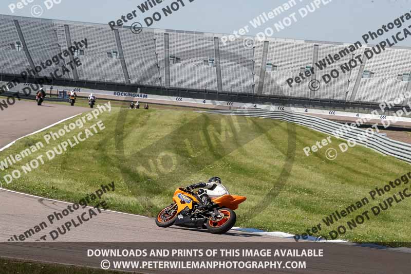 Rockingham no limits trackday;enduro digital images;event digital images;eventdigitalimages;no limits trackdays;peter wileman photography;racing digital images;rockingham raceway northamptonshire;rockingham trackday photographs;trackday digital images;trackday photos