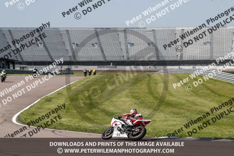 Rockingham no limits trackday;enduro digital images;event digital images;eventdigitalimages;no limits trackdays;peter wileman photography;racing digital images;rockingham raceway northamptonshire;rockingham trackday photographs;trackday digital images;trackday photos