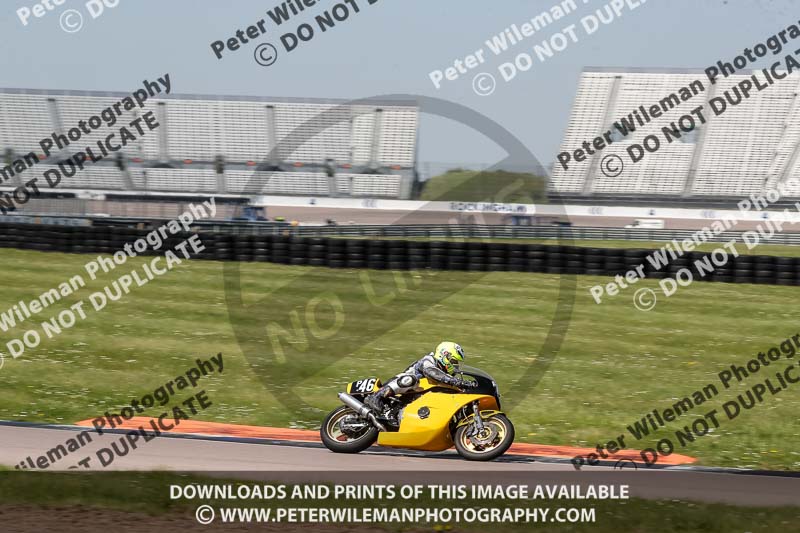 Rockingham no limits trackday;enduro digital images;event digital images;eventdigitalimages;no limits trackdays;peter wileman photography;racing digital images;rockingham raceway northamptonshire;rockingham trackday photographs;trackday digital images;trackday photos