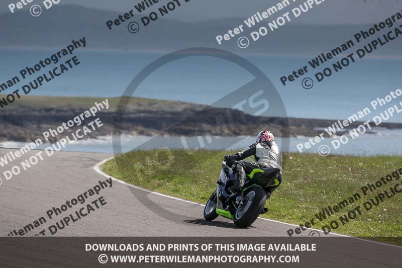 anglesey no limits trackday;anglesey photographs;anglesey trackday photographs;enduro digital images;event digital images;eventdigitalimages;no limits trackdays;peter wileman photography;racing digital images;trac mon;trackday digital images;trackday photos;ty croes