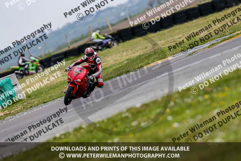 PJM Photography;anglesey no limits trackday;anglesey photographs;anglesey trackday photographs;enduro digital images;event digital images;eventdigitalimages;no limits trackdays;peter wileman photography;racing digital images;trac mon;trackday digital images;trackday photos;ty croes