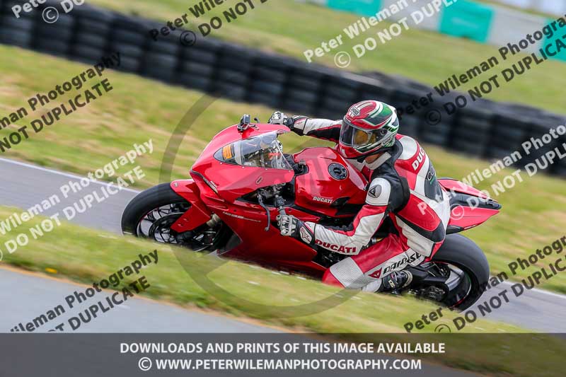 PJM Photography;anglesey no limits trackday;anglesey photographs;anglesey trackday photographs;enduro digital images;event digital images;eventdigitalimages;no limits trackdays;peter wileman photography;racing digital images;trac mon;trackday digital images;trackday photos;ty croes