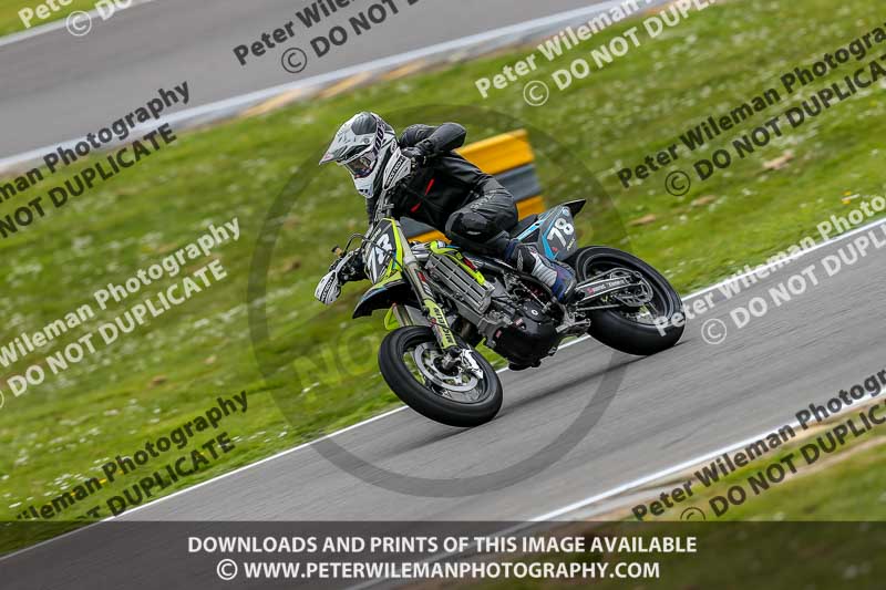 PJM Photography;anglesey no limits trackday;anglesey photographs;anglesey trackday photographs;enduro digital images;event digital images;eventdigitalimages;no limits trackdays;peter wileman photography;racing digital images;trac mon;trackday digital images;trackday photos;ty croes