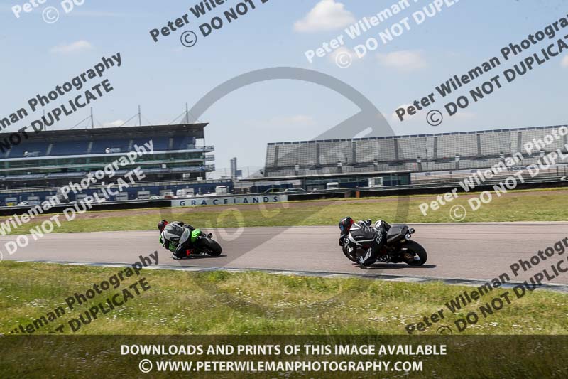 Rockingham no limits trackday;enduro digital images;event digital images;eventdigitalimages;no limits trackdays;peter wileman photography;racing digital images;rockingham raceway northamptonshire;rockingham trackday photographs;trackday digital images;trackday photos