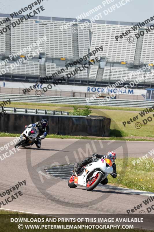 Rockingham no limits trackday;enduro digital images;event digital images;eventdigitalimages;no limits trackdays;peter wileman photography;racing digital images;rockingham raceway northamptonshire;rockingham trackday photographs;trackday digital images;trackday photos