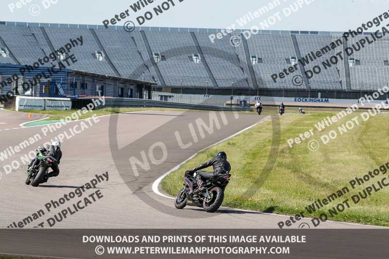 Rockingham no limits trackday;enduro digital images;event digital images;eventdigitalimages;no limits trackdays;peter wileman photography;racing digital images;rockingham raceway northamptonshire;rockingham trackday photographs;trackday digital images;trackday photos