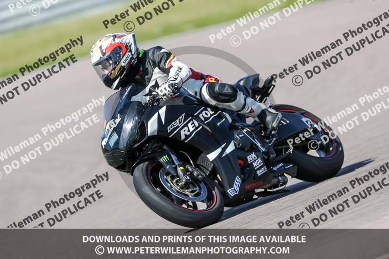 Rockingham no limits trackday;enduro digital images;event digital images;eventdigitalimages;no limits trackdays;peter wileman photography;racing digital images;rockingham raceway northamptonshire;rockingham trackday photographs;trackday digital images;trackday photos