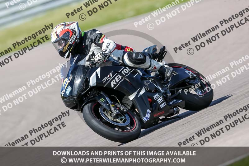 Rockingham no limits trackday;enduro digital images;event digital images;eventdigitalimages;no limits trackdays;peter wileman photography;racing digital images;rockingham raceway northamptonshire;rockingham trackday photographs;trackday digital images;trackday photos