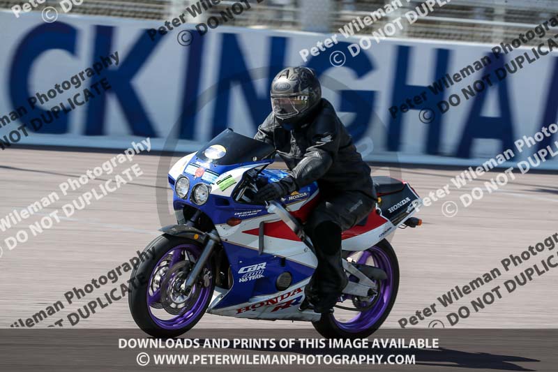 Rockingham no limits trackday;enduro digital images;event digital images;eventdigitalimages;no limits trackdays;peter wileman photography;racing digital images;rockingham raceway northamptonshire;rockingham trackday photographs;trackday digital images;trackday photos