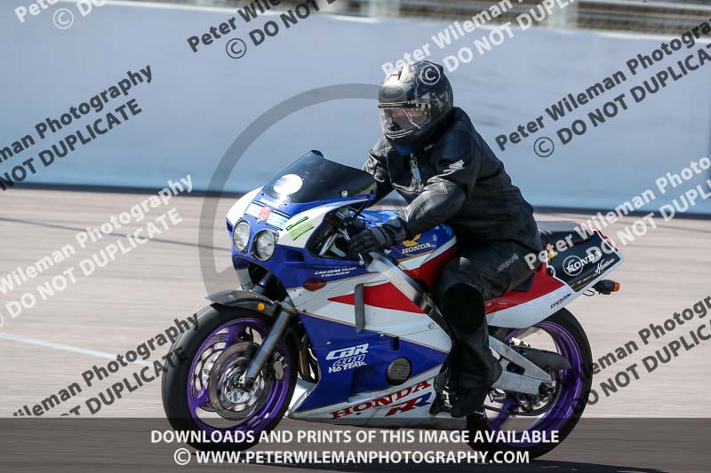 Rockingham no limits trackday;enduro digital images;event digital images;eventdigitalimages;no limits trackdays;peter wileman photography;racing digital images;rockingham raceway northamptonshire;rockingham trackday photographs;trackday digital images;trackday photos