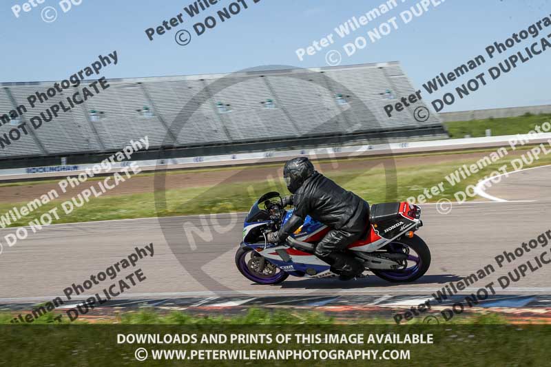 Rockingham no limits trackday;enduro digital images;event digital images;eventdigitalimages;no limits trackdays;peter wileman photography;racing digital images;rockingham raceway northamptonshire;rockingham trackday photographs;trackday digital images;trackday photos