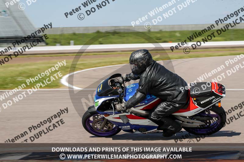 Rockingham no limits trackday;enduro digital images;event digital images;eventdigitalimages;no limits trackdays;peter wileman photography;racing digital images;rockingham raceway northamptonshire;rockingham trackday photographs;trackday digital images;trackday photos