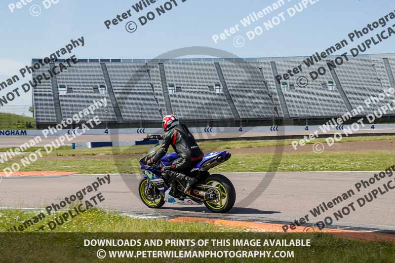 Rockingham no limits trackday;enduro digital images;event digital images;eventdigitalimages;no limits trackdays;peter wileman photography;racing digital images;rockingham raceway northamptonshire;rockingham trackday photographs;trackday digital images;trackday photos