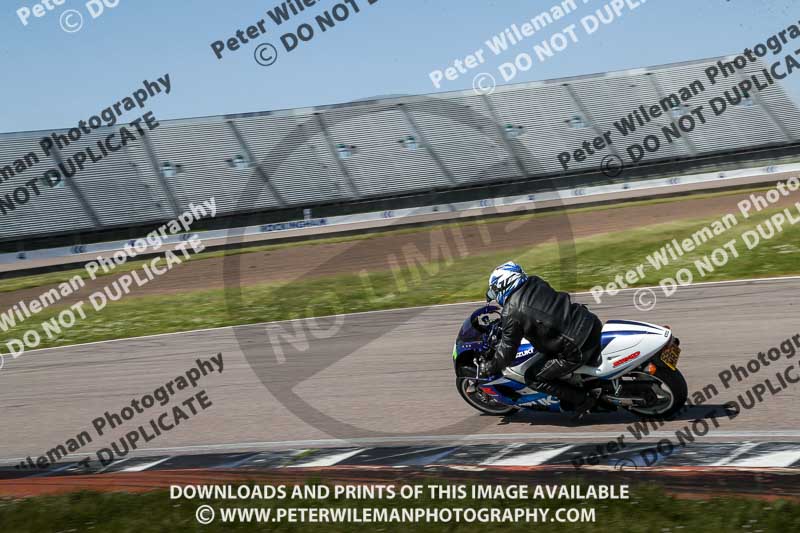 Rockingham no limits trackday;enduro digital images;event digital images;eventdigitalimages;no limits trackdays;peter wileman photography;racing digital images;rockingham raceway northamptonshire;rockingham trackday photographs;trackday digital images;trackday photos