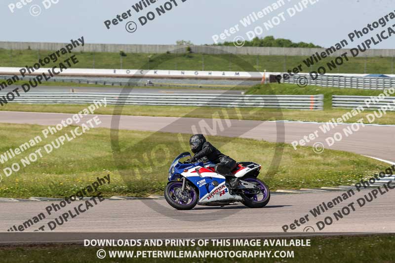 Rockingham no limits trackday;enduro digital images;event digital images;eventdigitalimages;no limits trackdays;peter wileman photography;racing digital images;rockingham raceway northamptonshire;rockingham trackday photographs;trackday digital images;trackday photos