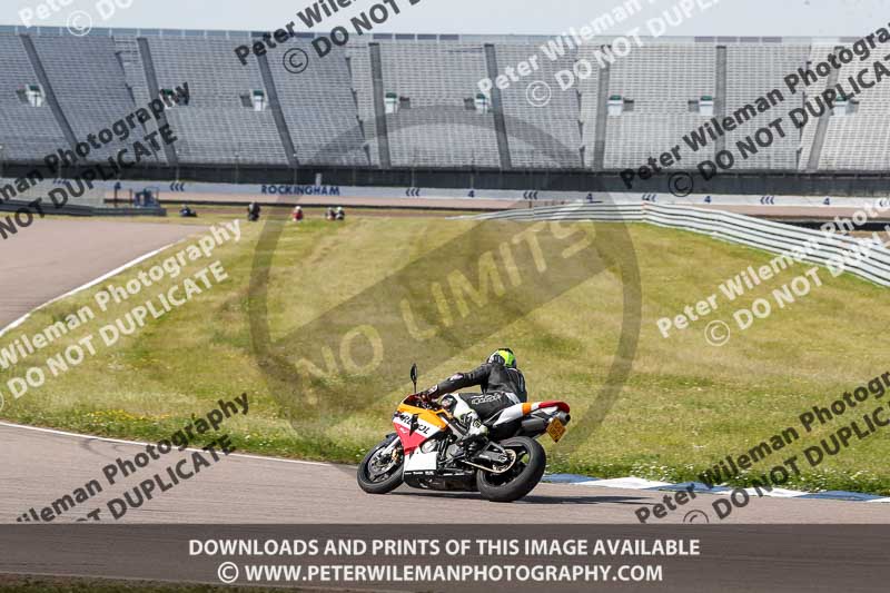 Rockingham no limits trackday;enduro digital images;event digital images;eventdigitalimages;no limits trackdays;peter wileman photography;racing digital images;rockingham raceway northamptonshire;rockingham trackday photographs;trackday digital images;trackday photos