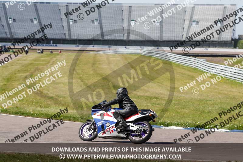 Rockingham no limits trackday;enduro digital images;event digital images;eventdigitalimages;no limits trackdays;peter wileman photography;racing digital images;rockingham raceway northamptonshire;rockingham trackday photographs;trackday digital images;trackday photos