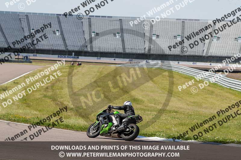 Rockingham no limits trackday;enduro digital images;event digital images;eventdigitalimages;no limits trackdays;peter wileman photography;racing digital images;rockingham raceway northamptonshire;rockingham trackday photographs;trackday digital images;trackday photos