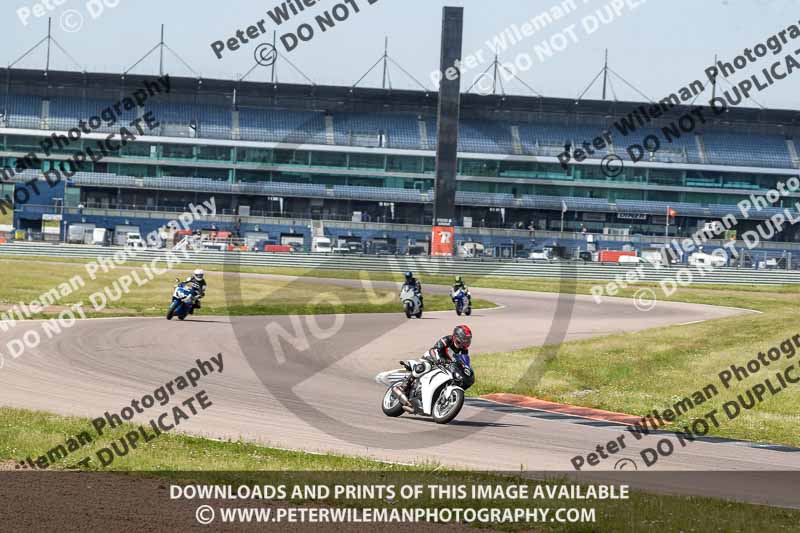 Rockingham no limits trackday;enduro digital images;event digital images;eventdigitalimages;no limits trackdays;peter wileman photography;racing digital images;rockingham raceway northamptonshire;rockingham trackday photographs;trackday digital images;trackday photos