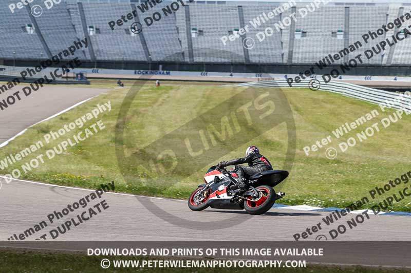 Rockingham no limits trackday;enduro digital images;event digital images;eventdigitalimages;no limits trackdays;peter wileman photography;racing digital images;rockingham raceway northamptonshire;rockingham trackday photographs;trackday digital images;trackday photos