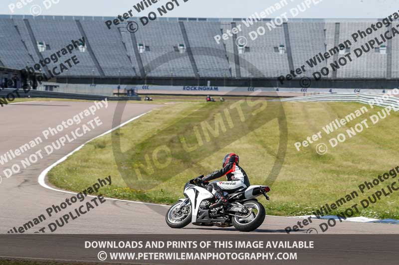 Rockingham no limits trackday;enduro digital images;event digital images;eventdigitalimages;no limits trackdays;peter wileman photography;racing digital images;rockingham raceway northamptonshire;rockingham trackday photographs;trackday digital images;trackday photos