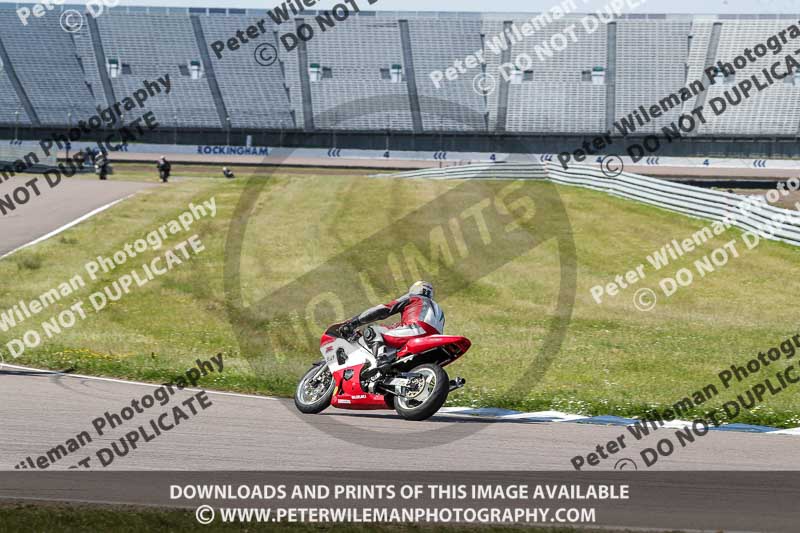 Rockingham no limits trackday;enduro digital images;event digital images;eventdigitalimages;no limits trackdays;peter wileman photography;racing digital images;rockingham raceway northamptonshire;rockingham trackday photographs;trackday digital images;trackday photos